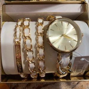 Kendall and Kylie watch